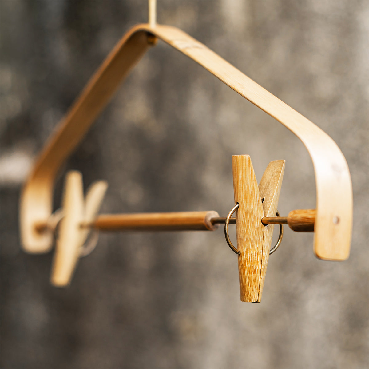 ELEGANT HANGER WITH CLIPS - Set of 12 pcs