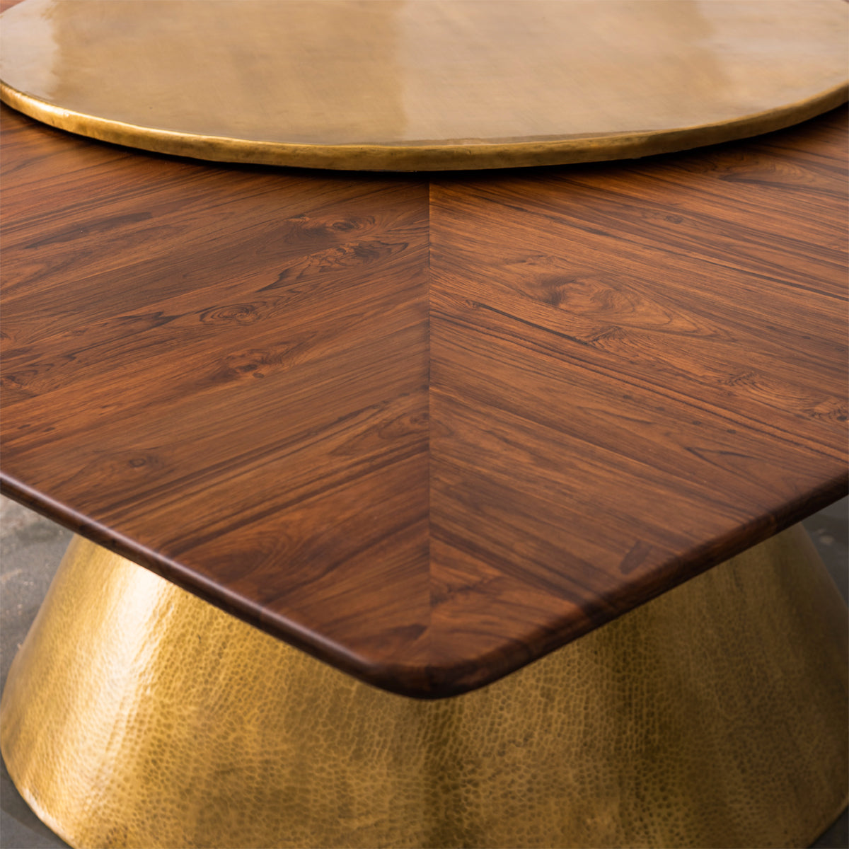 MATHAAR DINING TABLE (SQUARE)