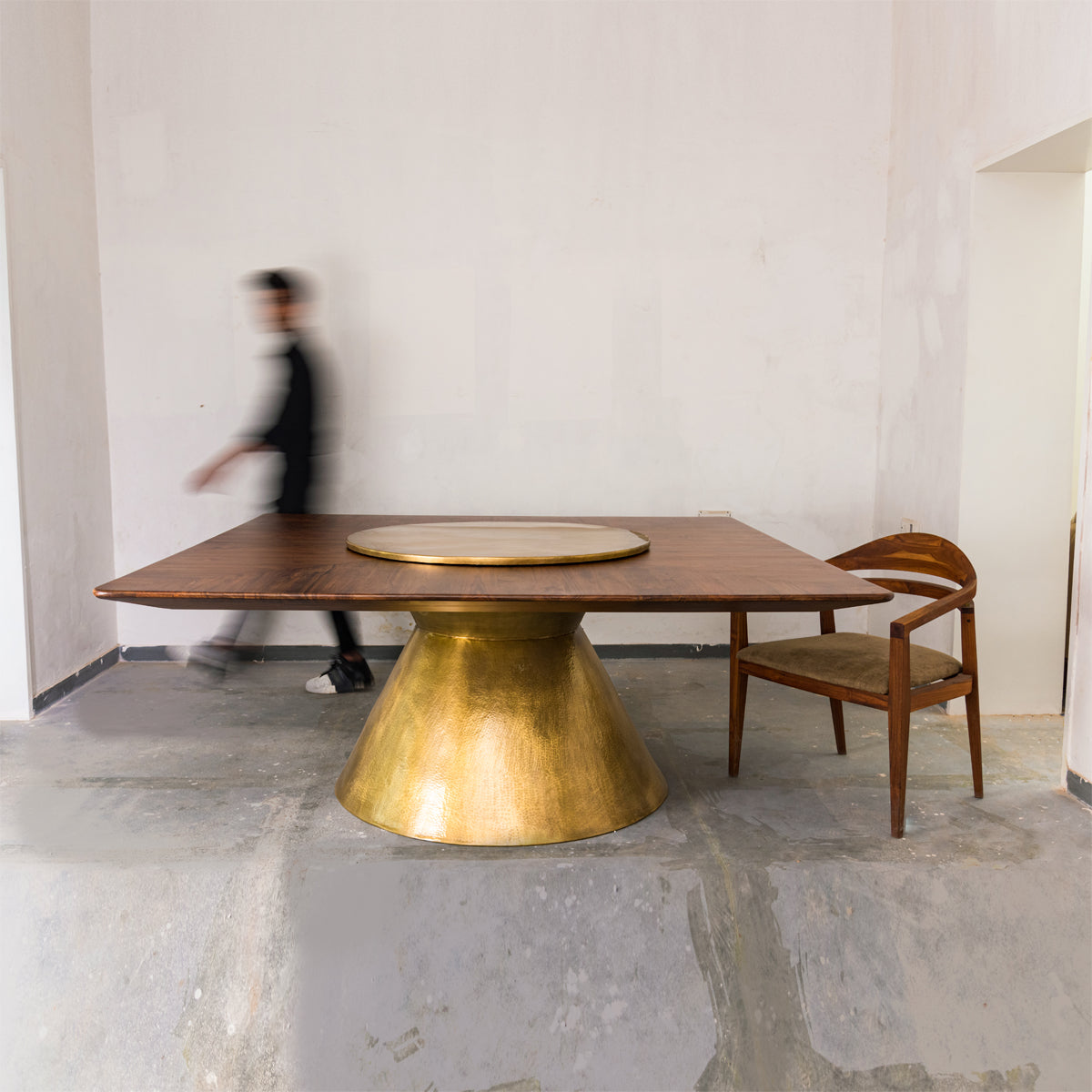 MATHAAR DINING TABLE (SQUARE)