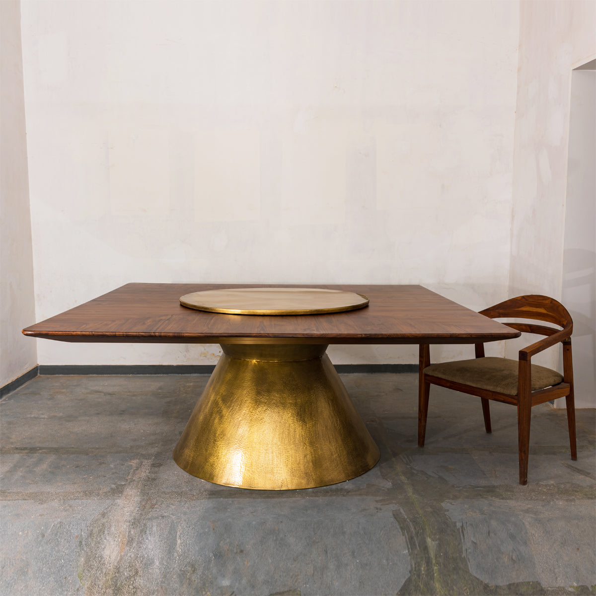 MATHAAR DINING TABLE (SQUARE)