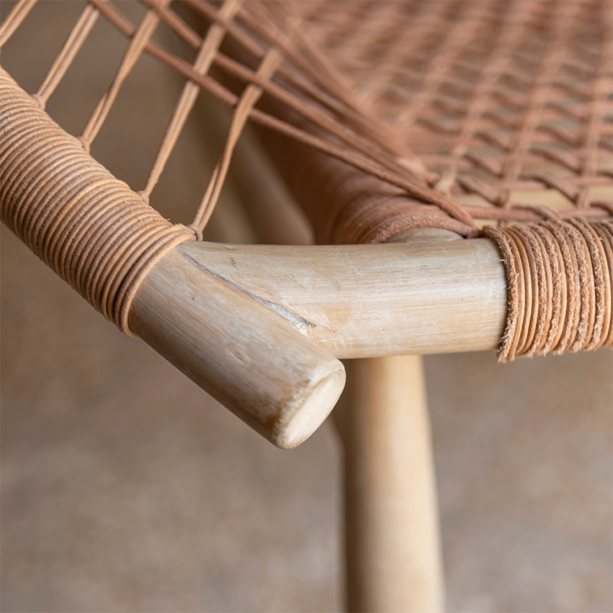 SOOP LEATHER CHAIR - DISTRESSED WHITE