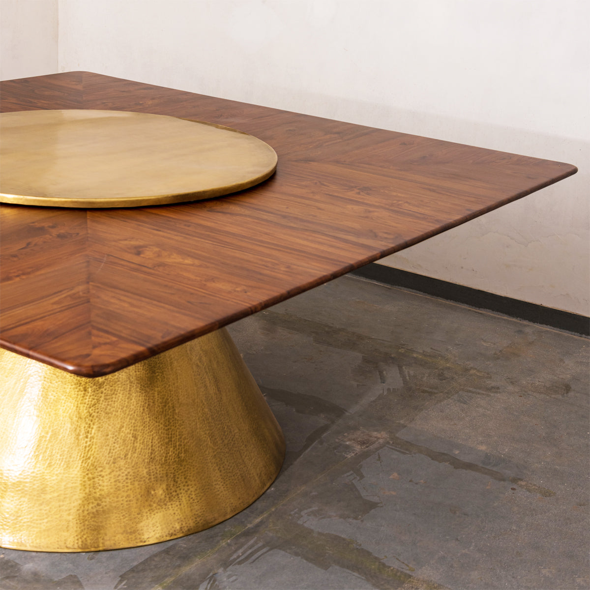 MATHAAR DINING TABLE (SQUARE)