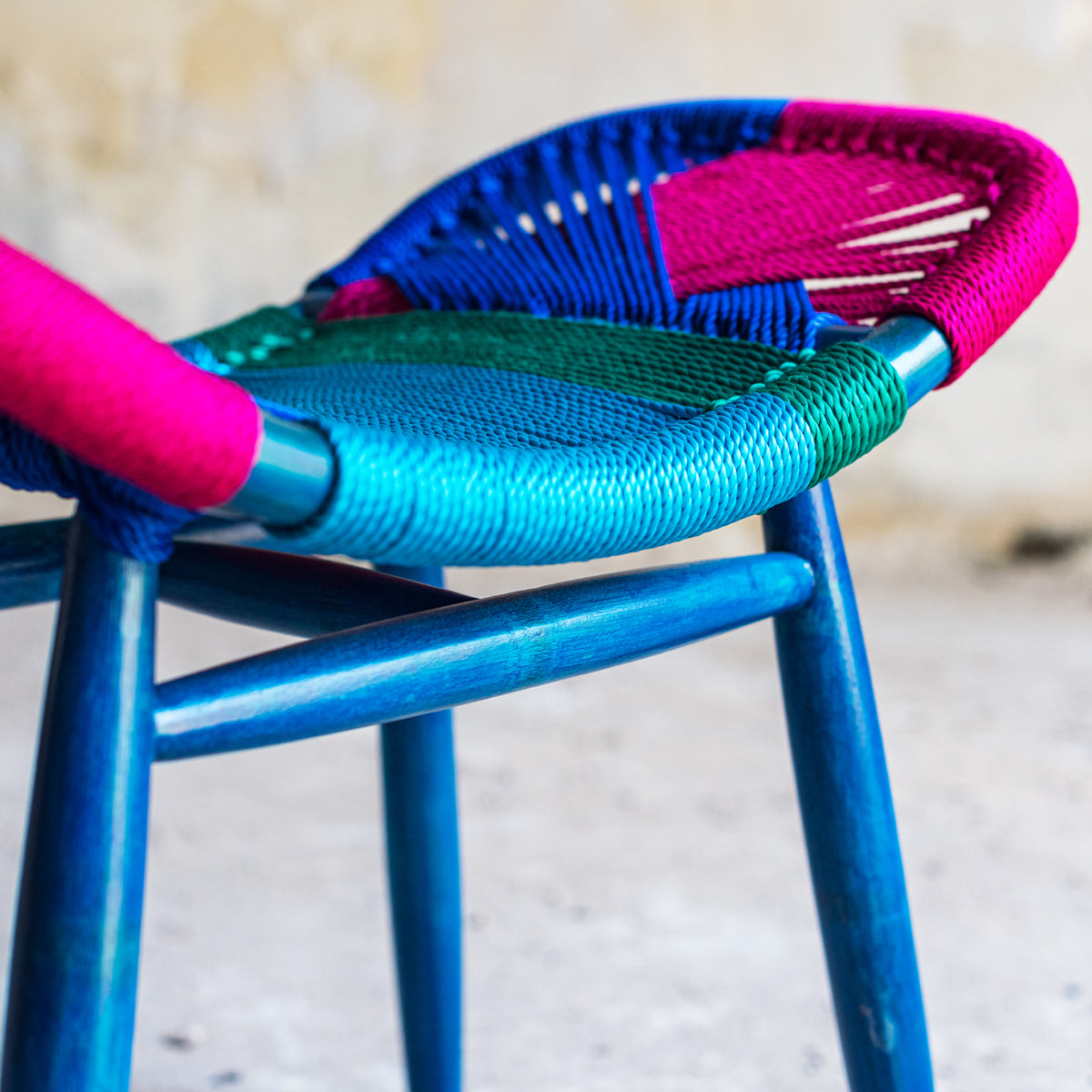 CIRCLE STOOL - SILK ROPE