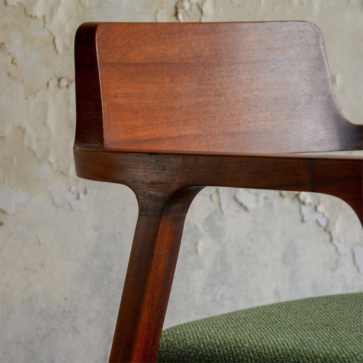 MATHAAR DINING CHAIR - GREEN