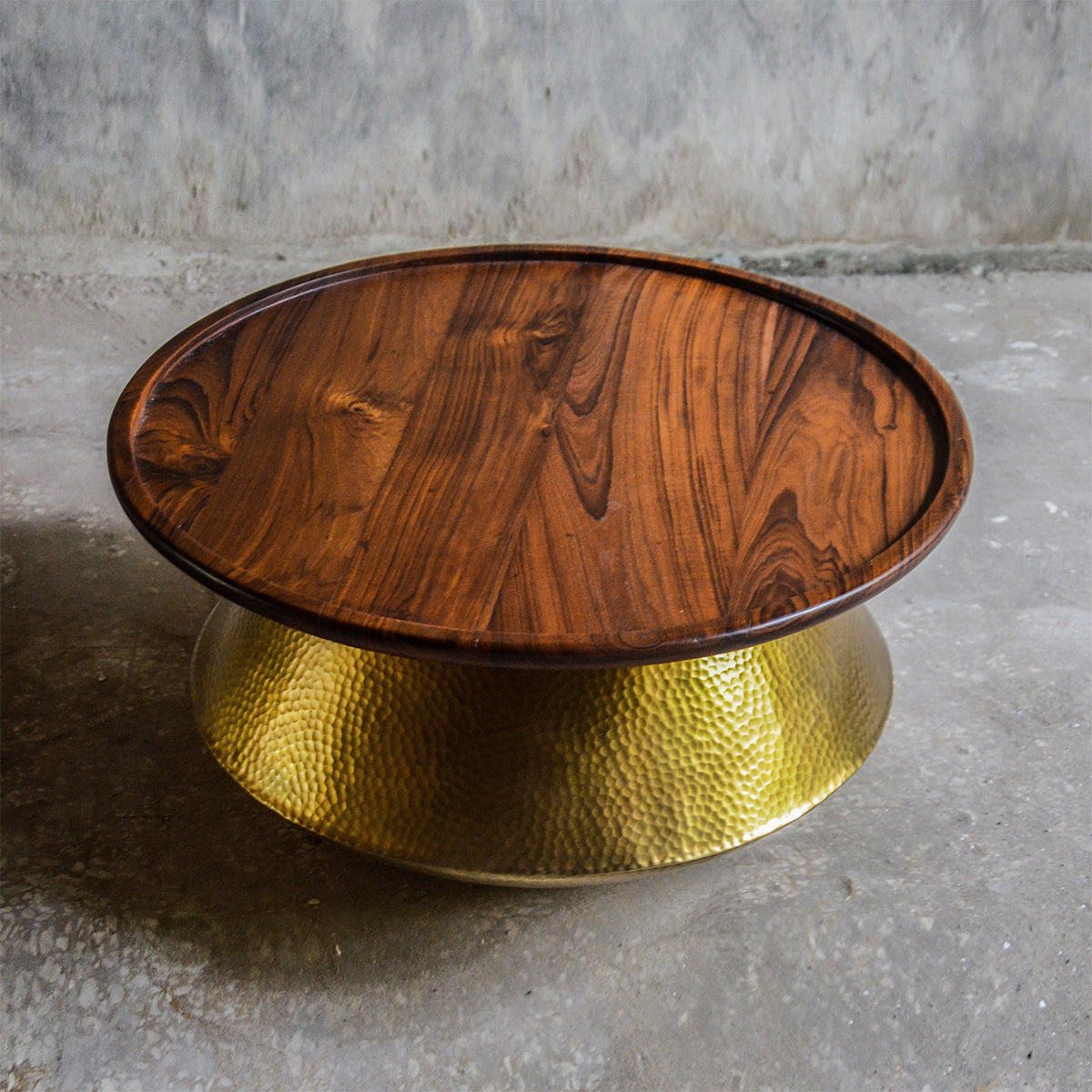 DEKCHI COFFEE TABLE