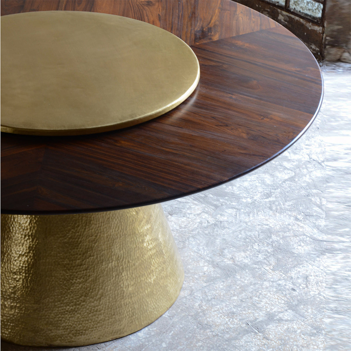 MATHAAR DINING TABLE (CIRCLE)