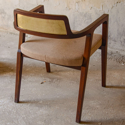 MATHAAR DINING CHAIR